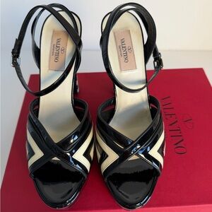 Valentino Garavani Black Patent Platform Sandals Chevron Heel Size 36 - like New